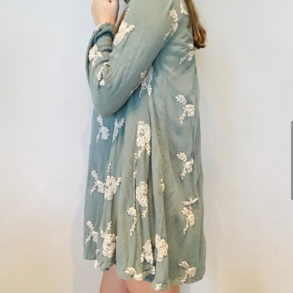 SOLD Free People light green embroidered dress - Picture 4 of 7